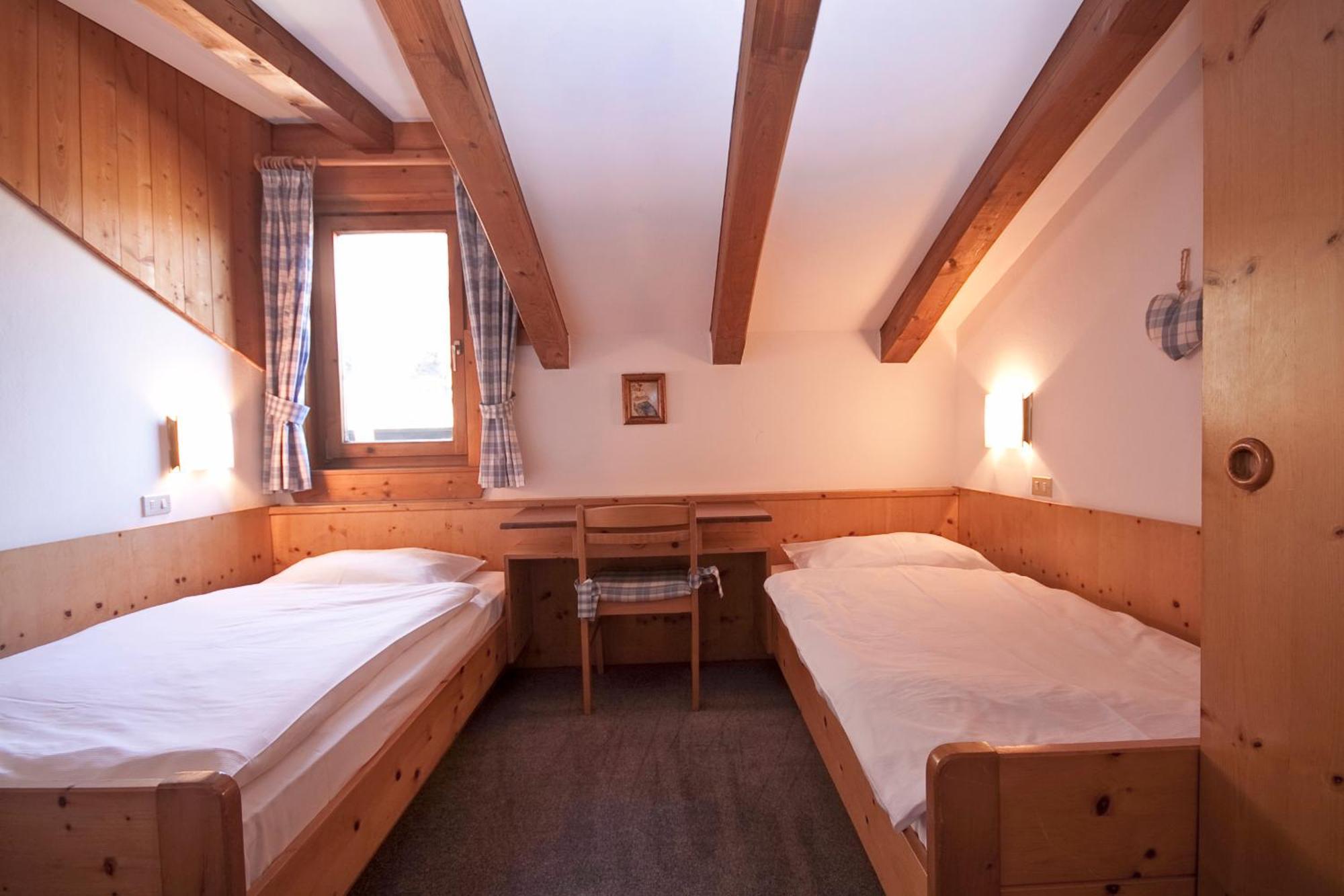 Ferienwohnungen St Hippolyt Mit Hallenbad Lagundo Exterior photo